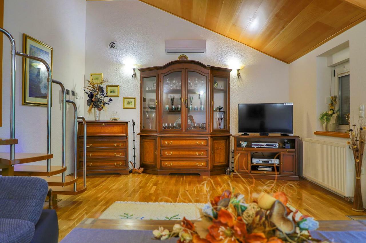 Holiday Home Villa Sara Bihać Eksteriør billede
