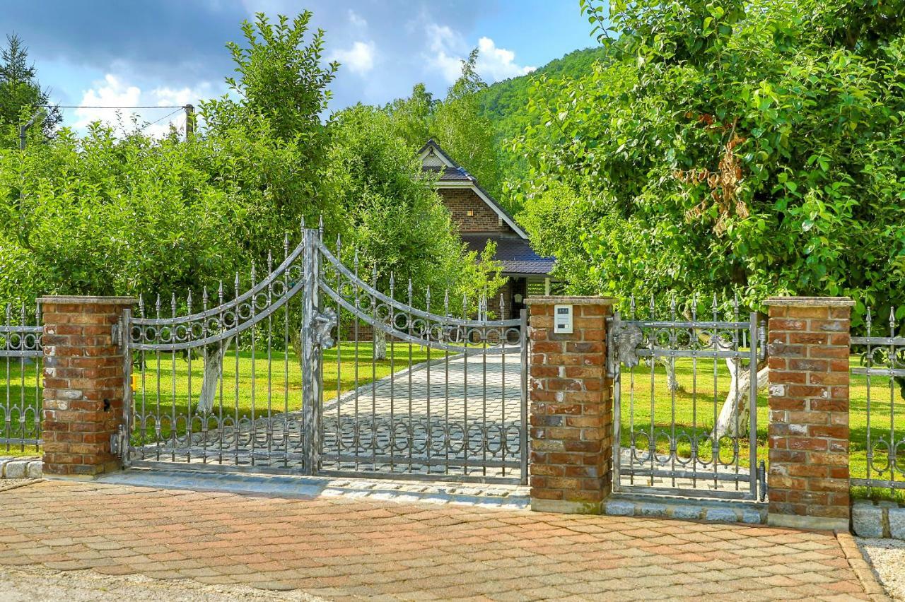 Holiday Home Villa Sara Bihać Eksteriør billede